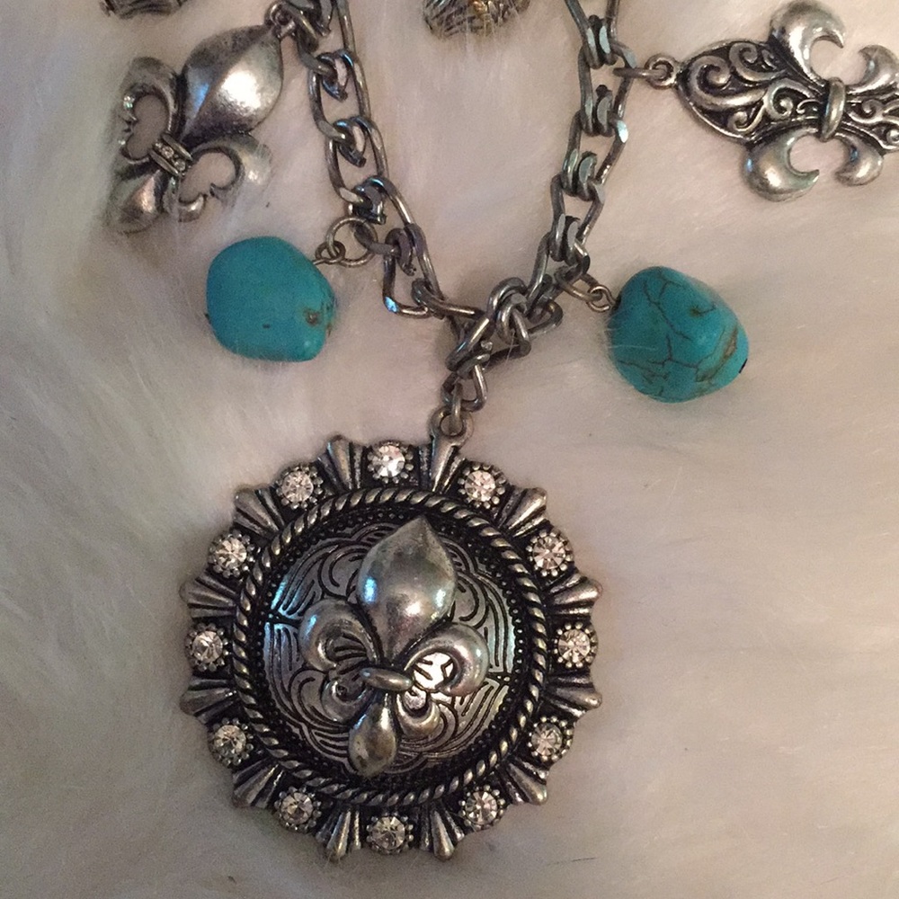 Fleur-de-lis necklace/bracelet/earrings - Picture 2 of 8